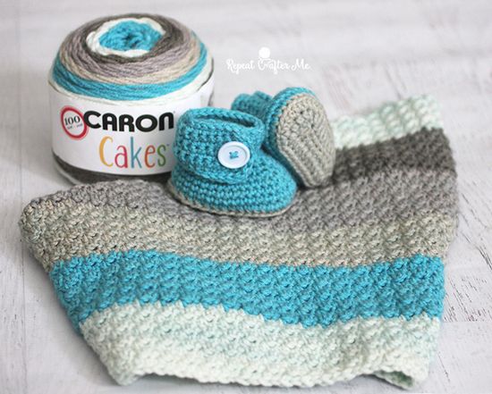 Free Crochet Yarn Button Baby Booties Pattern