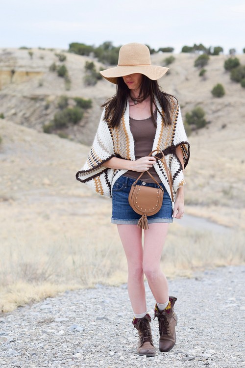 Baja wearing Blanket pattern for ladies