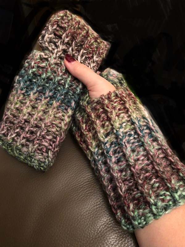 Chunky colorful Gloves Pattern