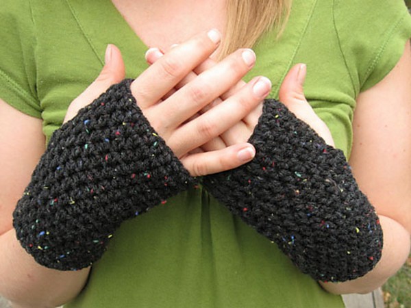 Crochet Peasy Gloves Pattern