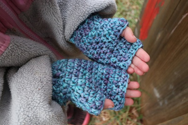 Crochet Toddler Finger Less Gloves Pattern