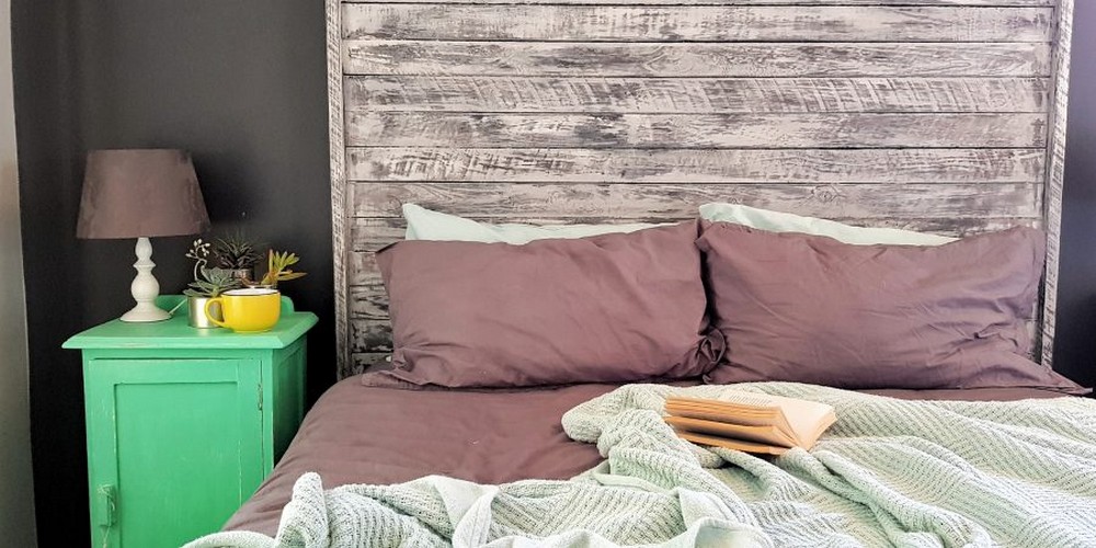 DIY Pallet Wood Headboard