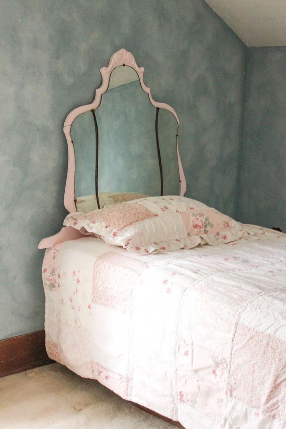 Unique DIY Headboard From Vintage Dresser Mirror