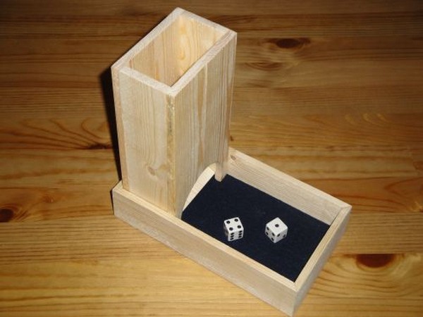 Basic Wooden Dice Box