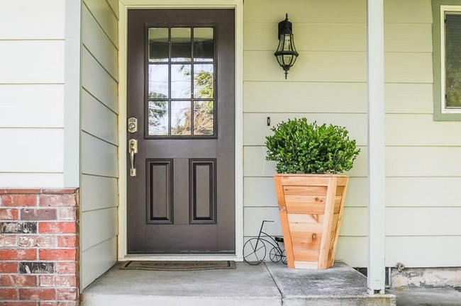 DIY Cedar Planter Box Tutorial