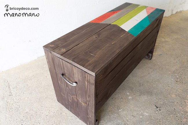 Pallet Outdoor Storage Bench