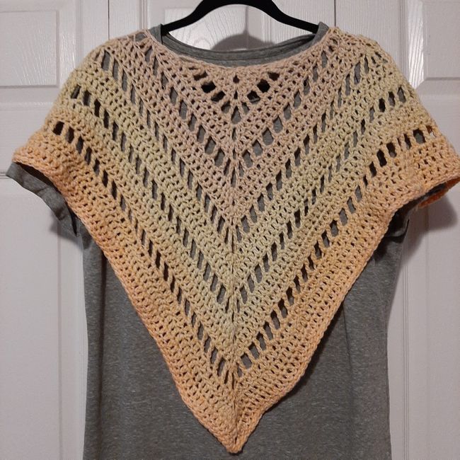 Avia Capelet Mini Poncho