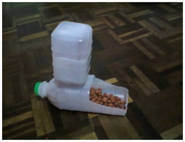 How To Make A Cat Feeder
