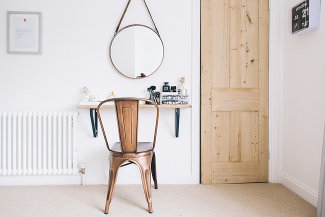 Small Space DIY Vanity Table